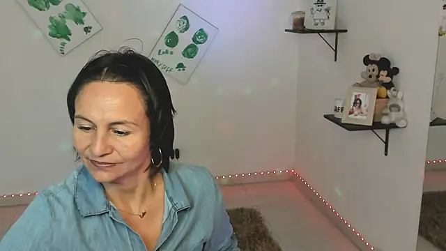 lollita 23  online show from September 2025 09:04:02 PM