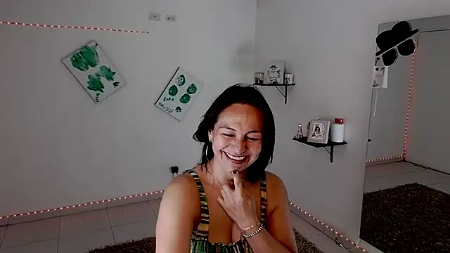 lollita 23  online show from November 2025 07:19:01 PM