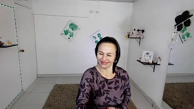 lollita 23  online show from February 2026 08:43:01 PM