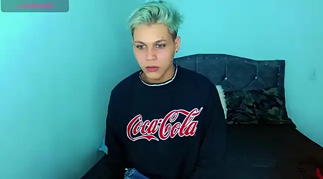 Liamscott  online show from January 2025 04:26:01 AM