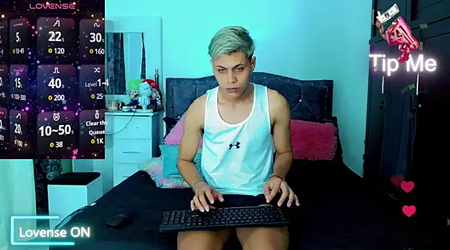 Liamscott  online show from February 2025 10:42:01 PM