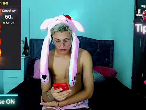 Liamscott  online show from February 2025 04:14:02 AM