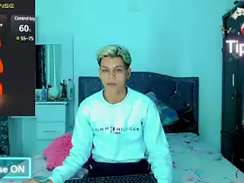 Liamscott  online show from March 2025 02:30:02 AM