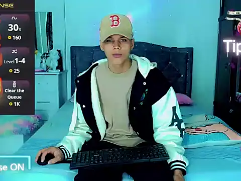 Liamscott  online show from March 2025 06:06:02 AM