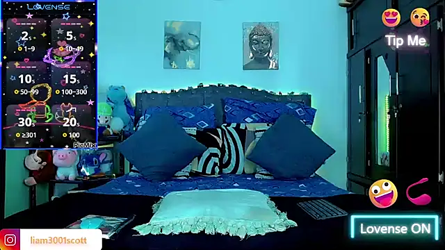 Liamscott  online show from November 2025 06:48:02 PM