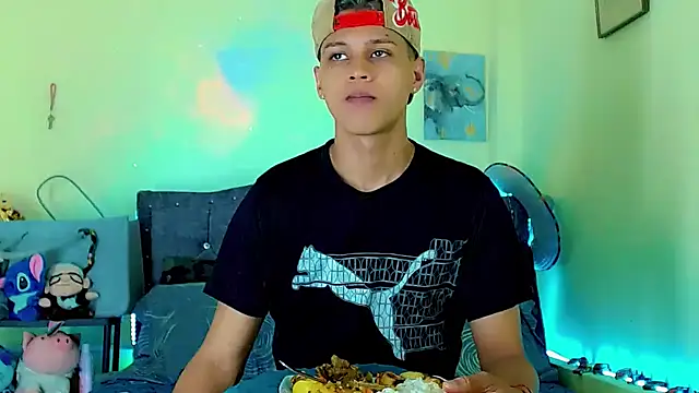 Liamscott  online show from March 2026 09:09:02 PM