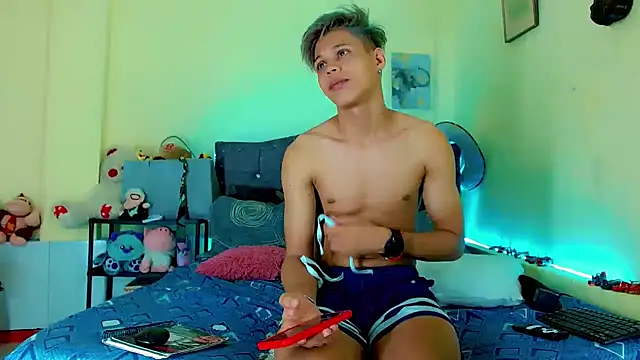 Liamscott  online show from March 2026 08:09:01 PM