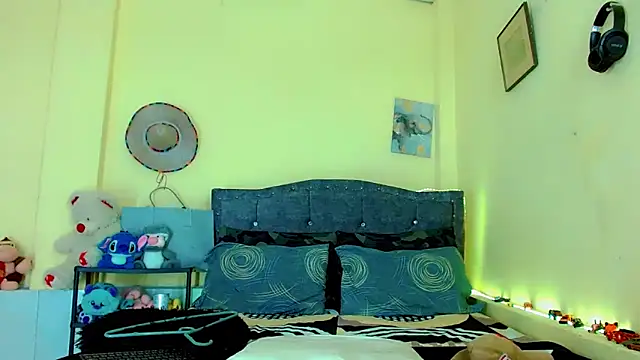 Liamscott  online show from April 2026 07:26:02 PM