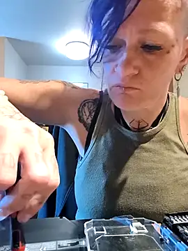 renegade vyxxen online show from April 2026 06:23:01 PM