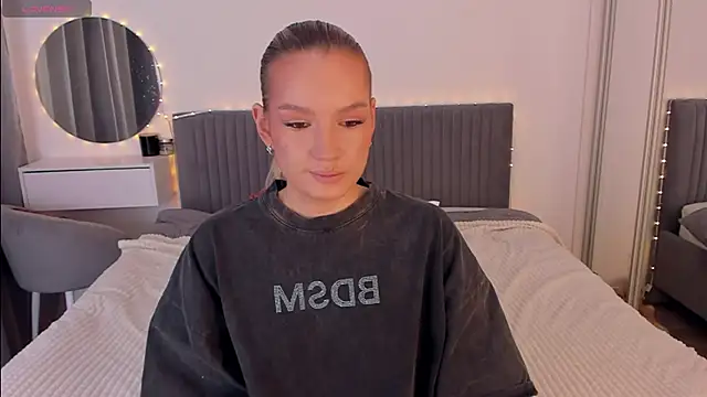 CassieRayss online show from January 2026 09:56:01 AM