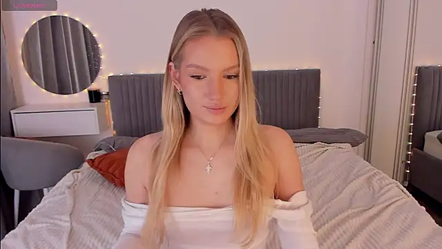 CassieRayss online show from January 2026 06:40:01 AM