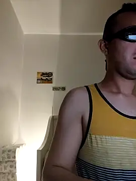 Snapshot of Yeye25199 chatting on March 2025 06:05:02 AM Yeye25199 online show from March 2025 06:05:02 AM