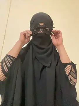 Snapshot of Hijabi_HotGirls chatting on February 2025 11:09:01 PM Hijabi HotGirls online show from February 2025 11:09:01 PM