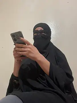 Snapshot of Hijabi_HotGirls chatting on February 2025 09:14:01 PM Hijabi HotGirls online show from February 2025 09:14:01 PM