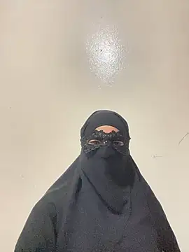 Snapshot of Hijabi_HotGirls chatting on February 2025 08:53:02 PM Hijabi HotGirls online show from February 2025 08:53:02 PM