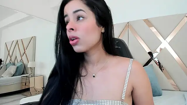 emma castilloo online show from February 2026 06:26:01 PM