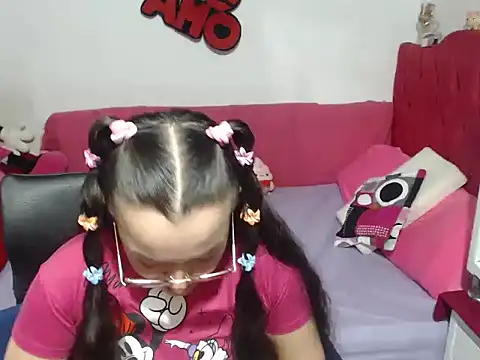 Angela 18honey online show from November 2025 01:17:02 AM