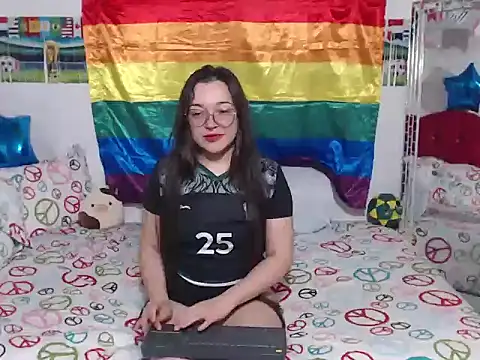 Snapshot of Angela_18honey chatting on July 2026 02:27:02 AM Angela 18honey online show from July 2026 02:27:02 AM