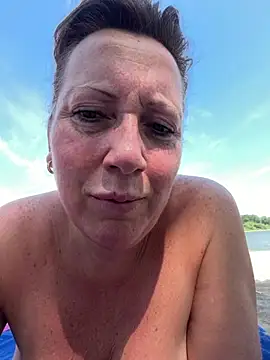 Snapshot of xsexycurvymilf chatting on June 2026 09:45:02 AM xsexycurvymilf online show from June 2026 09:45:02 AM