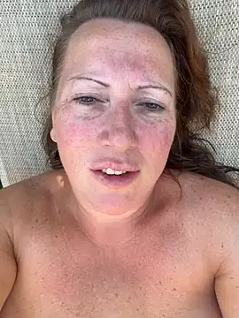 Snapshot of xsexycurvymilf chatting on June 2026 07:35:02 AM xsexycurvymilf online show from June 2026 07:35:02 AM
