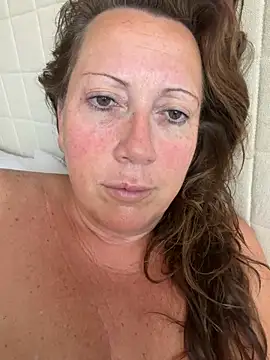 Snapshot of xsexycurvymilf chatting on July 2026 05:45:02 AM xsexycurvymilf online show from July 2026 05:45:02 AM