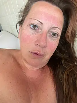 Snapshot of xsexycurvymilf chatting on July 2026 06:59:02 AM xsexycurvymilf online show from July 2026 06:59:02 AM