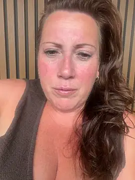 Snapshot of xsexycurvymilf chatting on July 2026 07:05:02 PM xsexycurvymilf online show from July 2026 07:05:02 PM