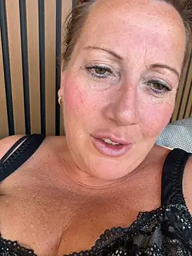Snapshot of xsexycurvymilf chatting on July 2026 11:37:02 AM xsexycurvymilf online show from July 2026 11:37:02 AM
