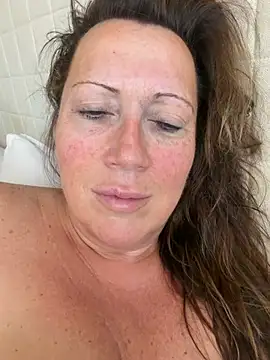 Snapshot of xsexycurvymilf chatting on July 2026 07:28:02 AM xsexycurvymilf online show from July 2026 07:28:02 AM