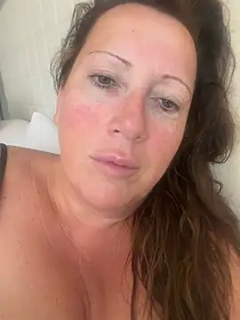 Snapshot of xsexycurvymilf chatting on July 2026 07:26:01 AM xsexycurvymilf online show from July 2026 07:26:01 AM