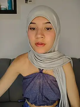 Snapshot of hanaa_18 chatting on May 2026 04:34:02 PM hanaa 18 online show from May 2026 04:34:02 PM
