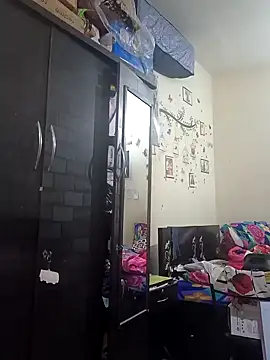 Snapshot of _Redwine_ chatting on January 2025 12:06:01 PM Redwine online show from January 2025 12:06:01 PM