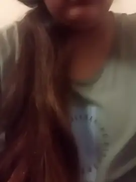 Snapshot of _Redwine_ chatting on October 2025 03:53:02 AM Redwine online show from October 2025 03:53:02 AM