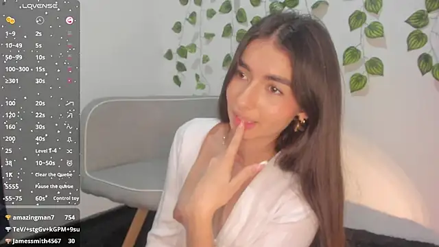 Snapshot of Coralinee_01 chatting on December 2024 03:14:02 AM Coralinee 01 online show from December 2024 03:14:02 AM