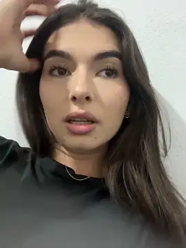 Coralinee 01 online show from February 2026 01:28:02 AM