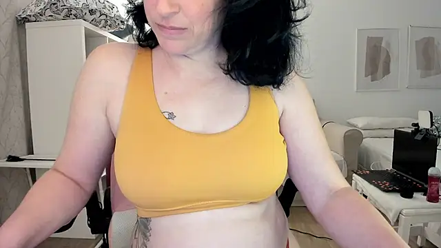 emmita69  online show from March 2025 07:10:02 PM