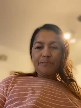 Snapshot of Jlo_69 chatting on February 2026 09:17:01 AM Jlo 69 online show from February 2026 09:17:01 AM