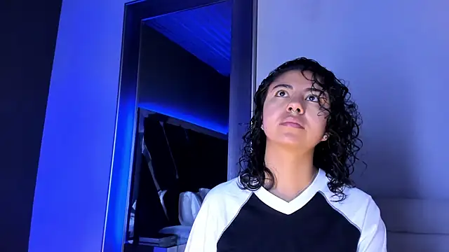 Amareto  online show from September 2025 01:13:01 PM