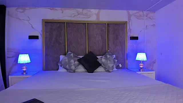 Amareto  online show from October 2025 11:44:02 AM