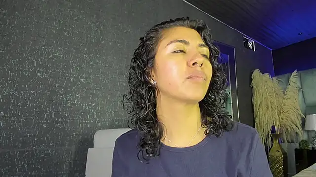 Amareto  online show from November 2025 10:38:02 AM