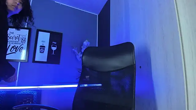 Amareto  online show from December 2025 09:29:02 AM