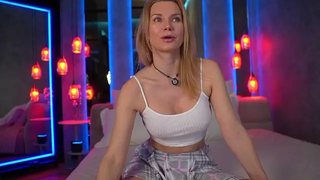 NovaMaria online show from February 2026 03:15:02 PM