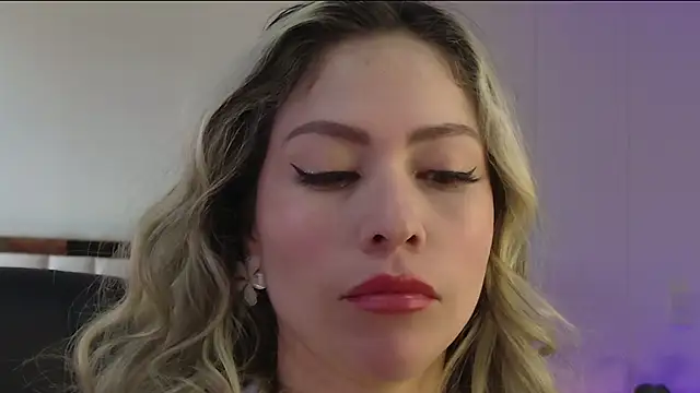 Ammy Castro online show from November 2025 09:08:01 PM