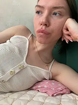 Snapshot of Lisaaa_Alisa chatting on June 2026 04:40:01 AM Lisaaa Alisa online show from June 2026 04:40:01 AM