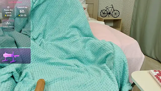 oliviiaa online show from October 2025 12:19:01 AM