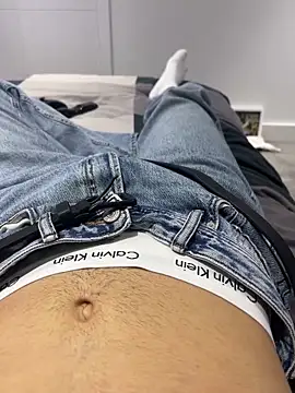 h0rnyguy001 online show from October 2025 06:20:02 AM