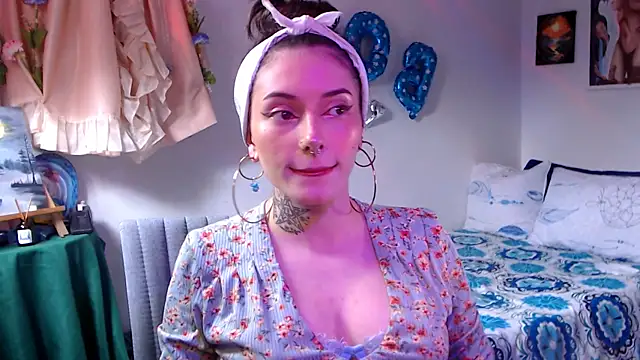 Snapshot of LiliJones_ chatting on May 2026 08:25:01 PM LiliJones online show from May 2026 08:25:01 PM