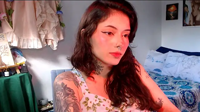 Snapshot of LiliJones_ chatting on May 2026 08:58:02 PM LiliJones online show from May 2026 08:58:02 PM