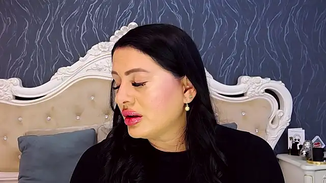 Lauren Saint online show from October 2025 02:45:02 PM