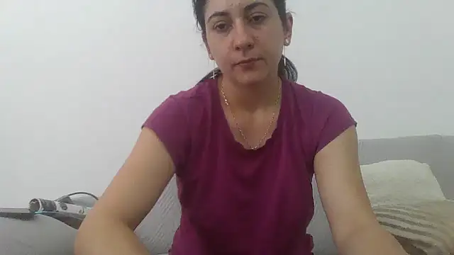 Snapshot of davenmichelle00 chatting on May 2026 07:48:02 AM davenmichelle00 online show from May 2026 07:48:02 AM